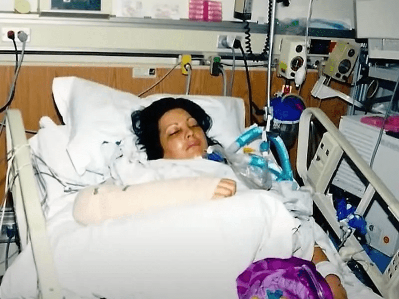 A woman in a coma visited Heaven and met Jesus; she returned with a message from God.