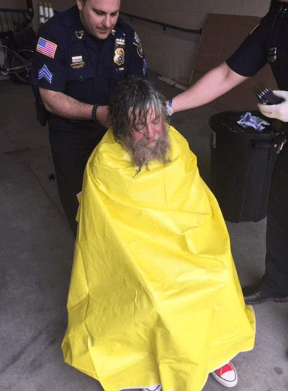 A cop stopped this friendly but unfortunate old man who was walking the streets of New York with nowhere to go.