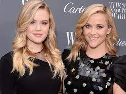 Viewers are baffled by Reese Witherspoon’s photo with her daughter Ava.