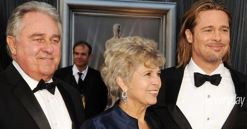 Brad Pitt’s Thankful Son Family flew to Mansion for Mom’s 80th Birthday – He came from a poor family and worked hard for them.