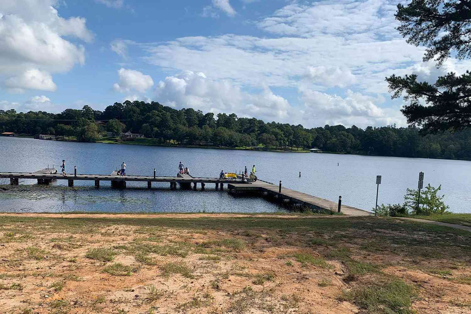 Texas Man Dies After Jumping Into Shallow Part of Lake From 40-Foot Embankment