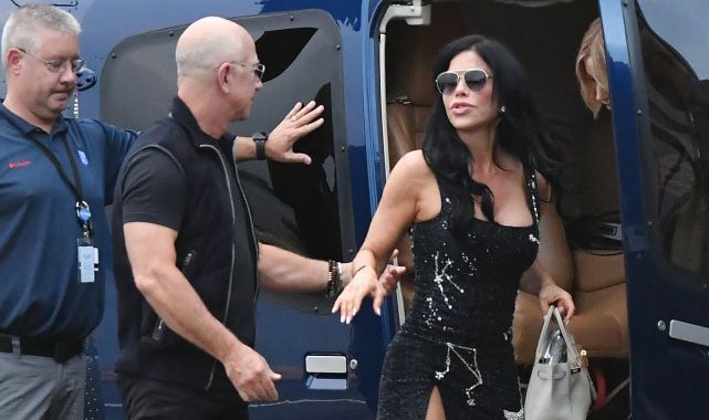 Jeff Bezos and Lauren Sánchez Make Epic Entrance at New York Fashion Week via Helicopter! 🔥🚁